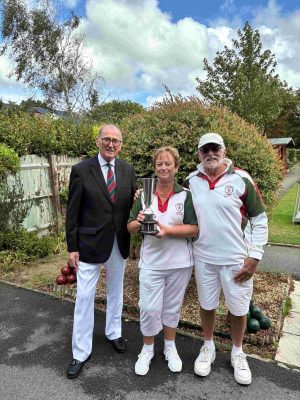 Mixed Pairs winners, Kim Hargraves and John Vincent